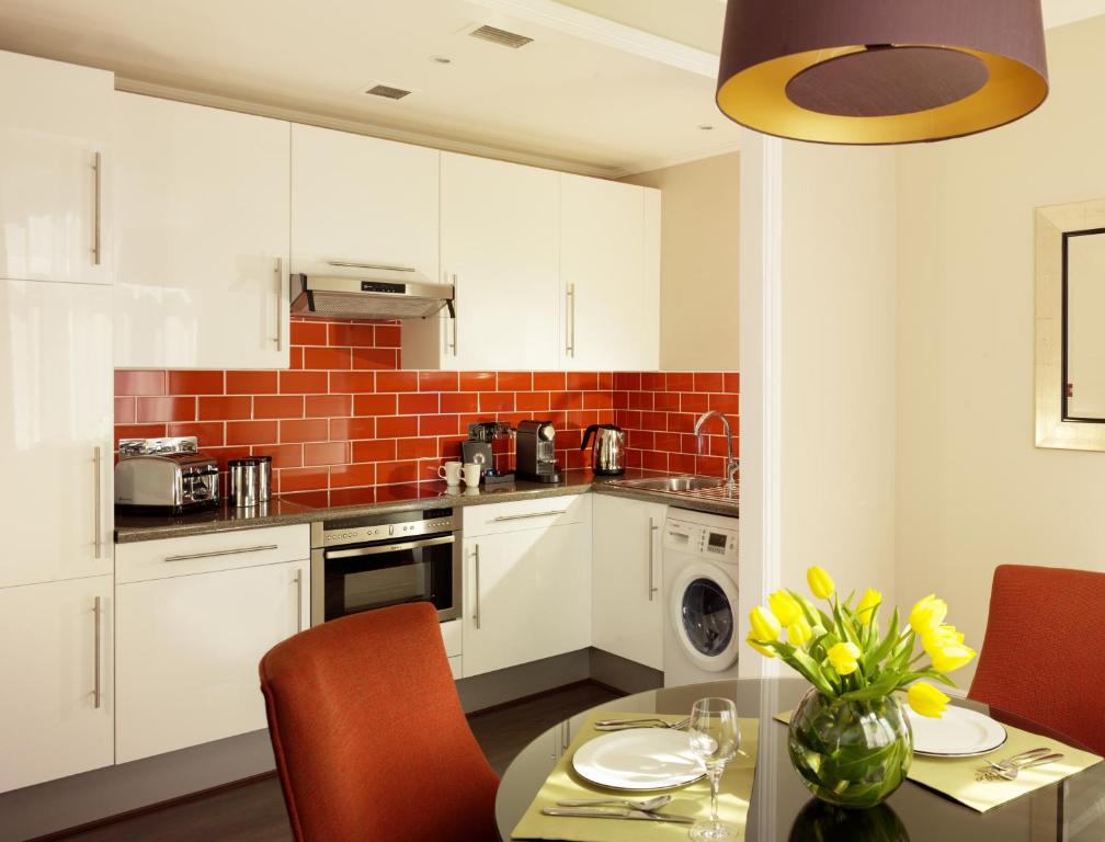 Falconers Two Bedroom Suite - Image 1