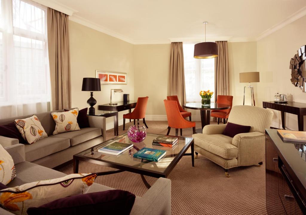 Falconers Two Bedroom Suite - Image 5