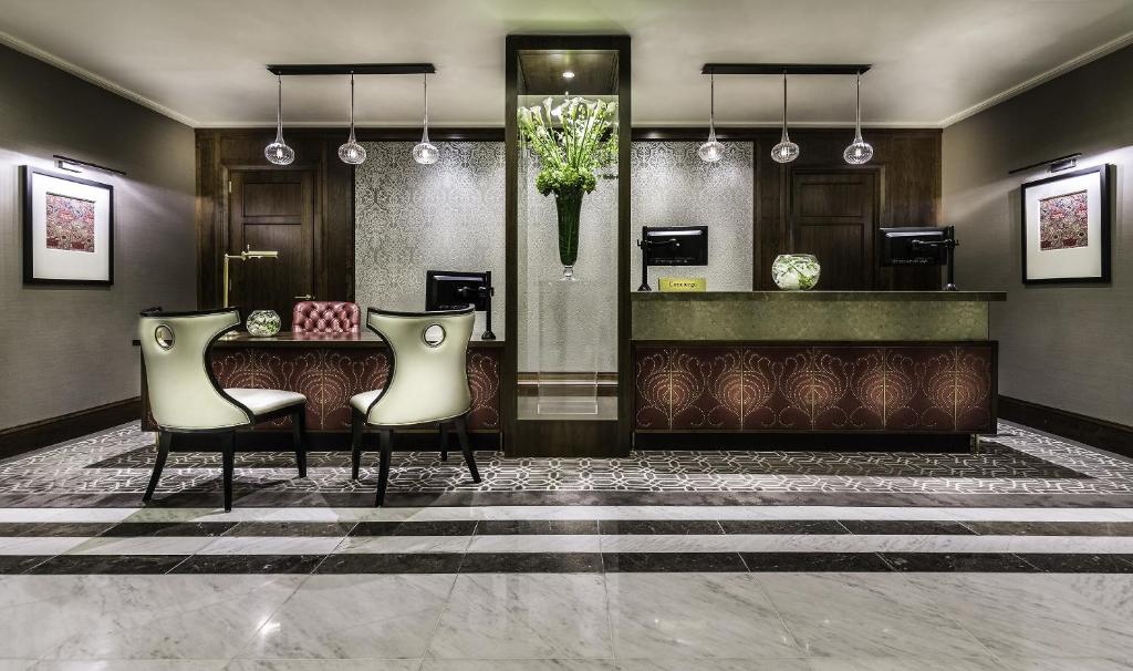 Kings Junior Suite - Image 6