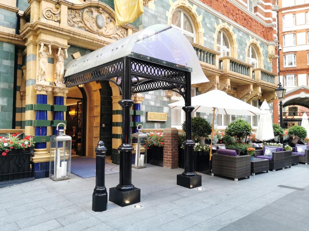 Minsters One Bedroom Suite - Image 10