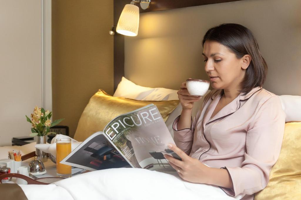 Minsters One Bedroom Suite - Image 2