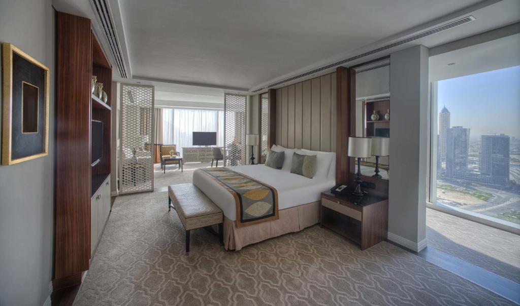 Luxury Junior Suite With City View - Image 6