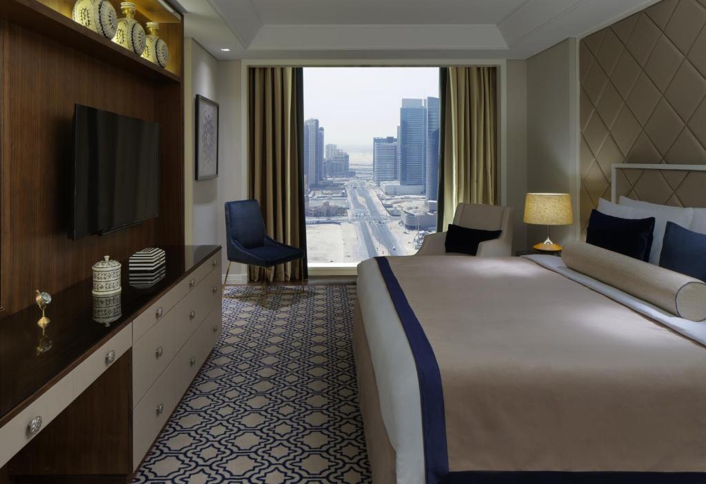 Luxury Suite With Burj View - Image 8