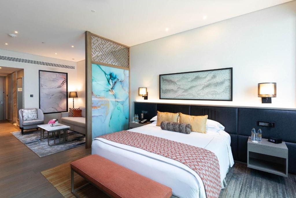 Junior Golf View Suite - Image 2