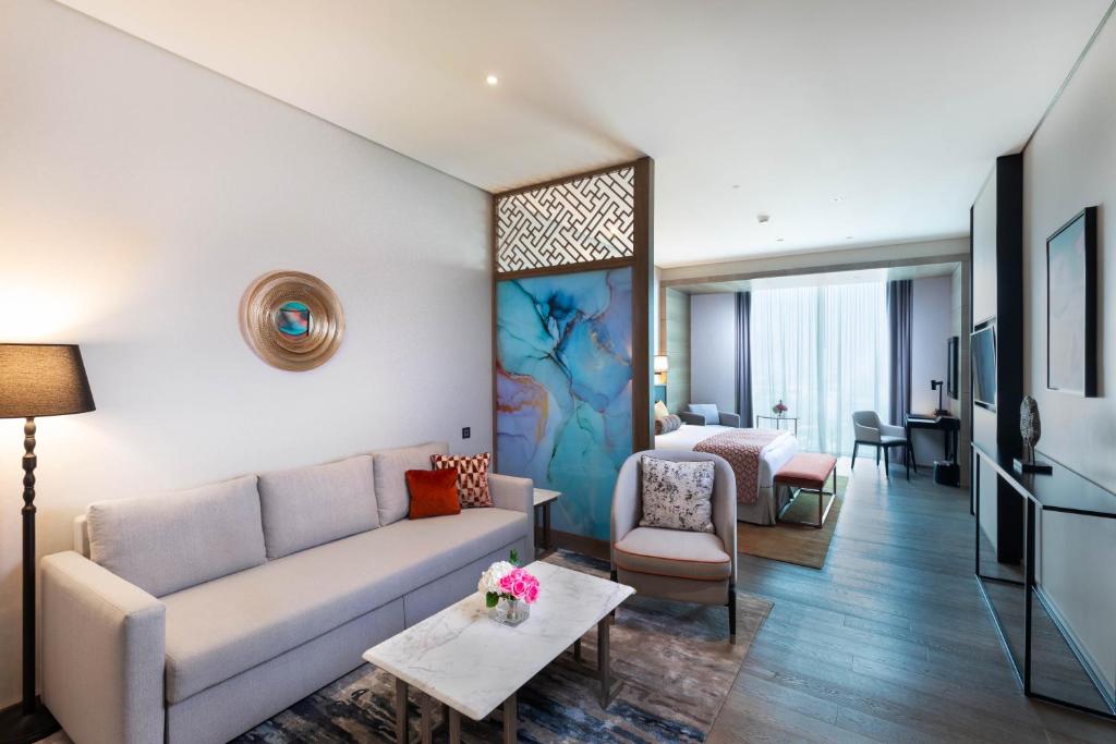 Junior Golf View Suite - Image 5