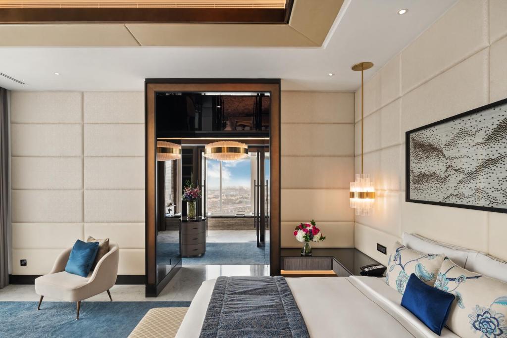 Presidential Suite - Image 2