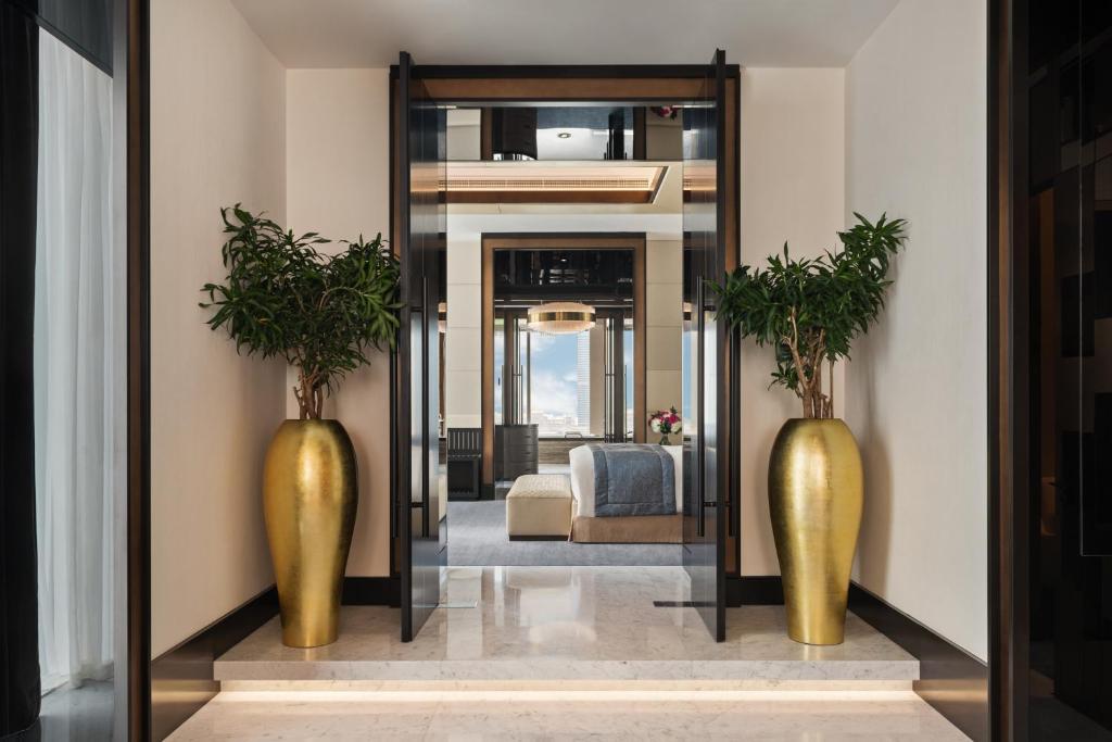 Presidential Suite - Image 5