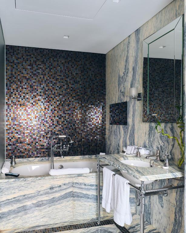 Executive King Room - Image 10