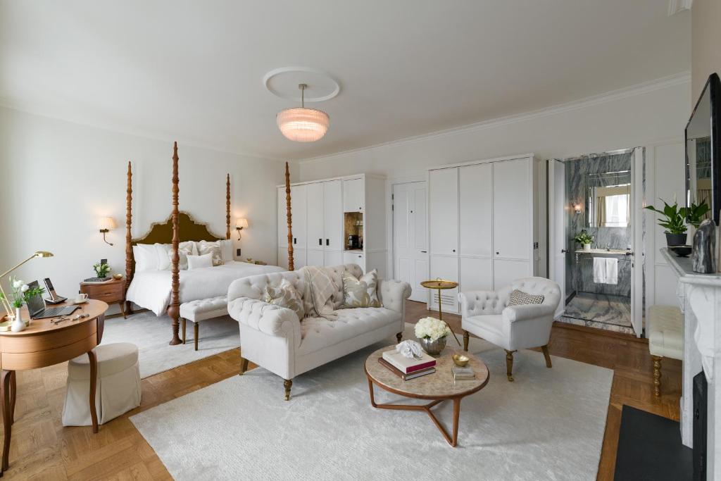 Junior Suite - Image 1