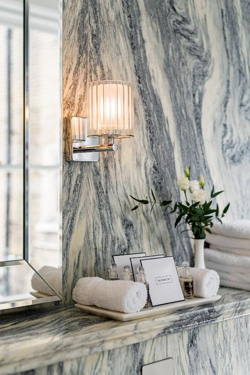 Signature Suite - Image 6