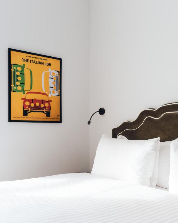 Superior Double Room - Image 6