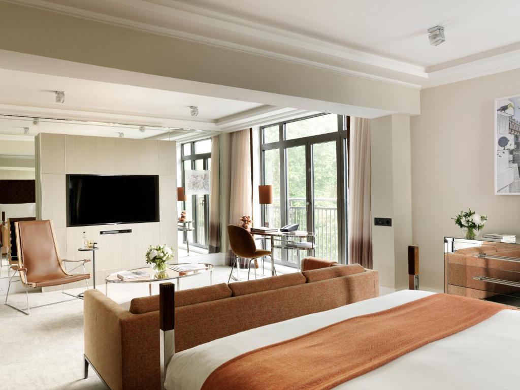 Green Park Suite - Image 1