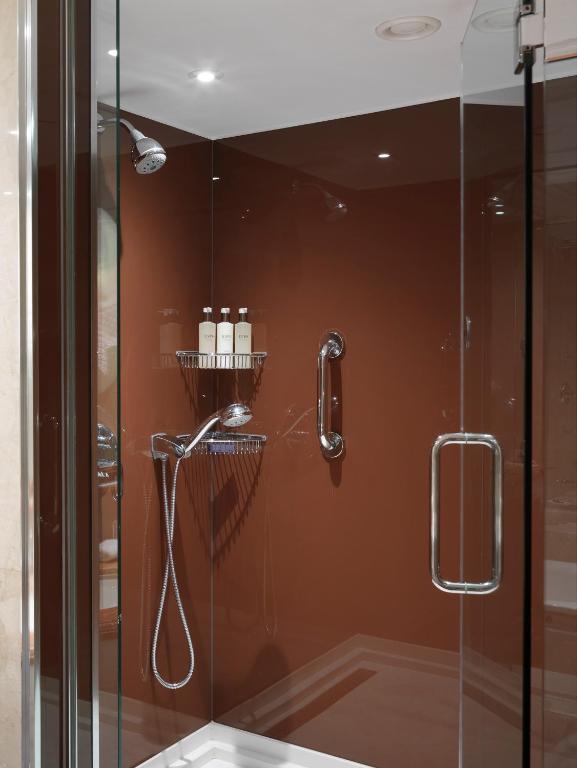 Superior Townhouse Room - Image 5