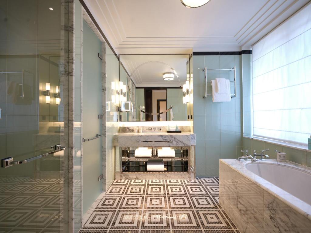 Deluxe Junior Suite - Image 4