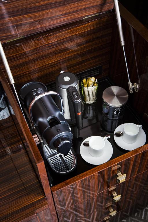 Deluxe Junior Suite - Image 7