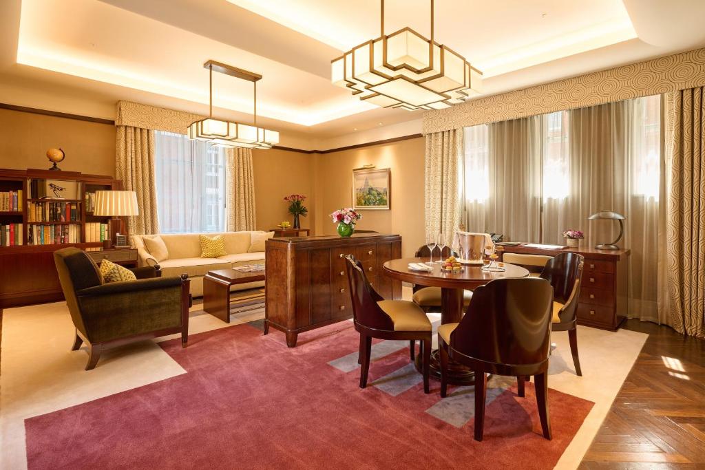 One-Bedroom Mayfair Suite - Image 4