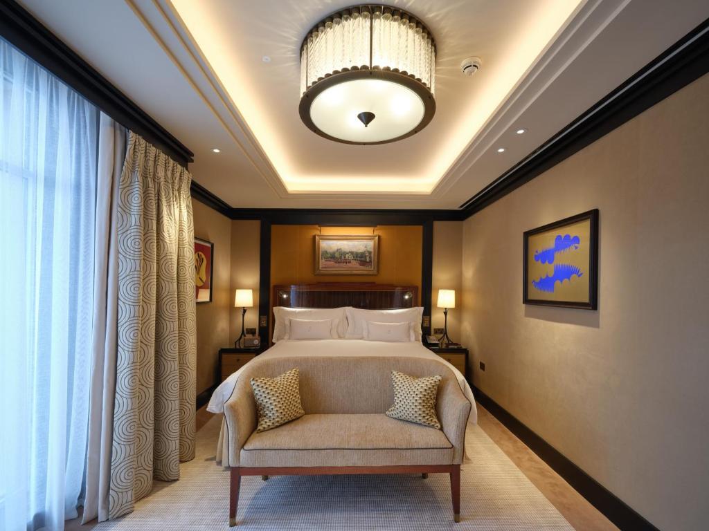 One-Bedroom Mayfair Suite - Image 5
