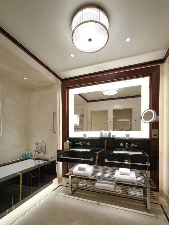 Premier Junior Suite - Image 2