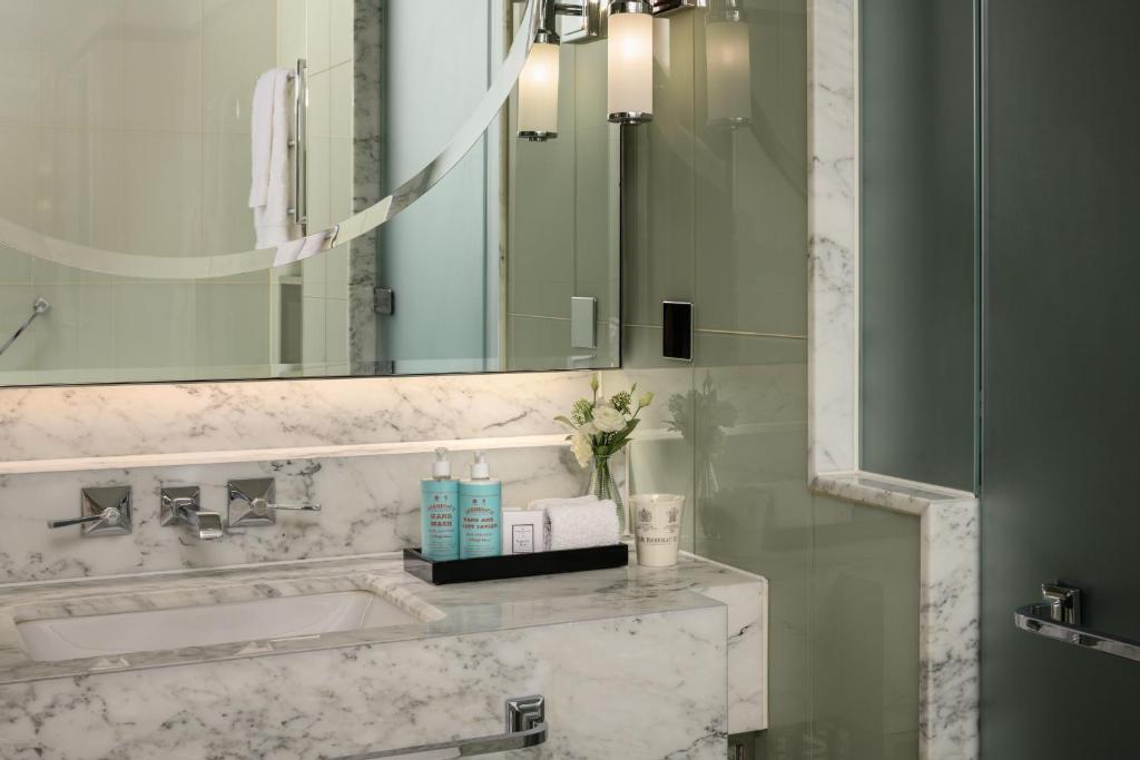 Superior Grand Room - Image 2