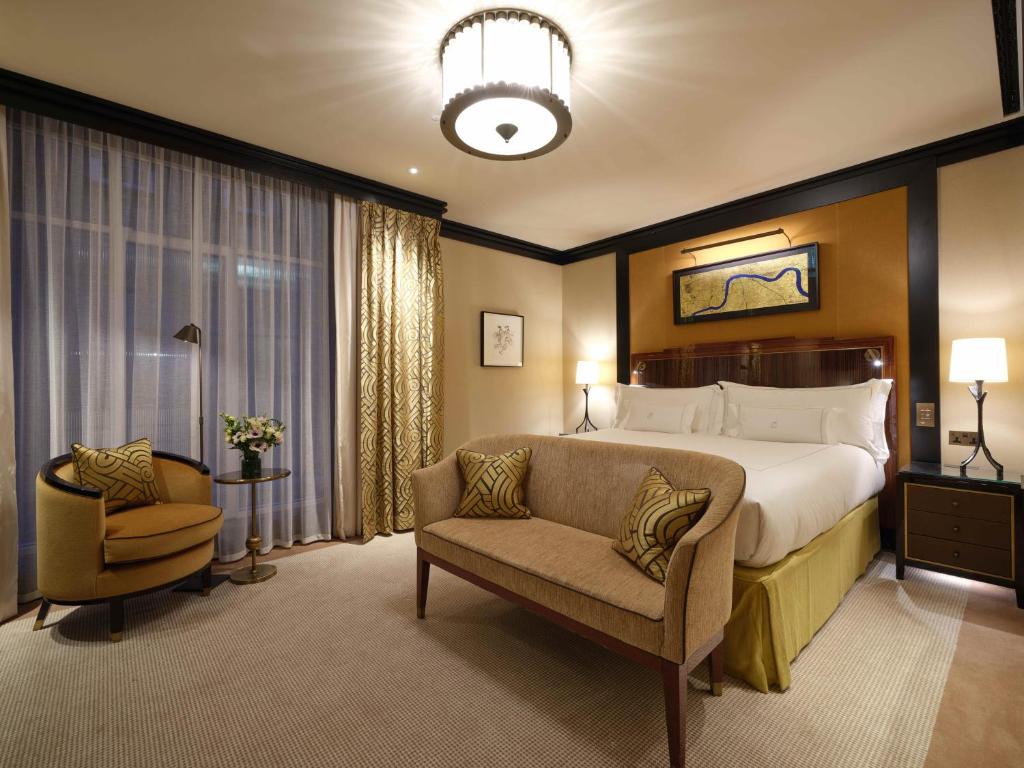 Superior King Room - Image 2