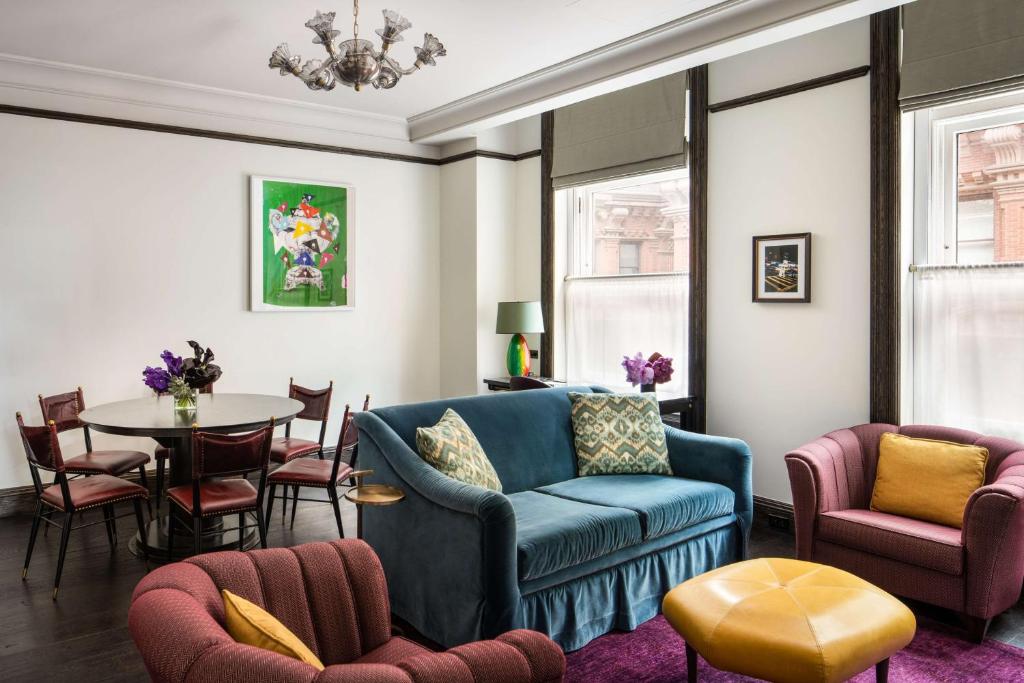 Deluxe Corner Suite - Image 1