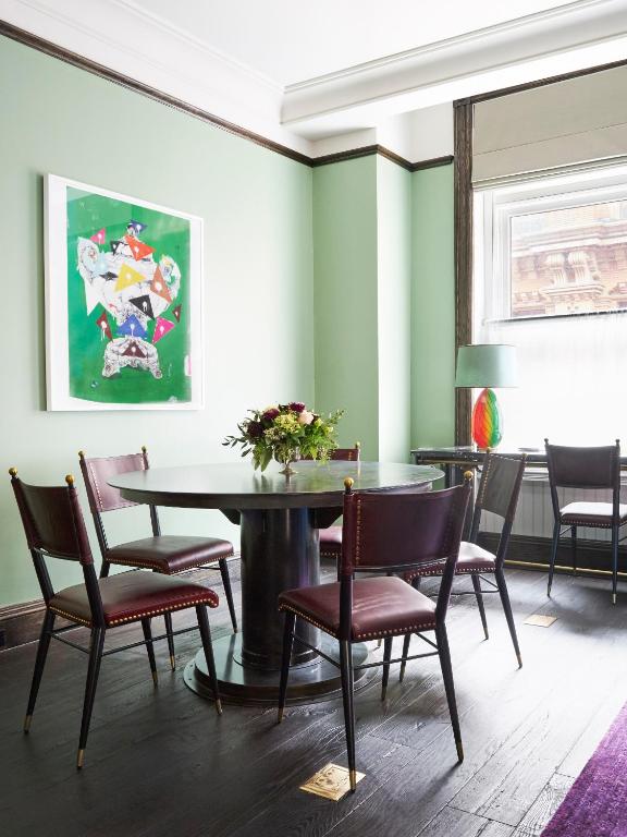 Deluxe Corner Suite - Image 6