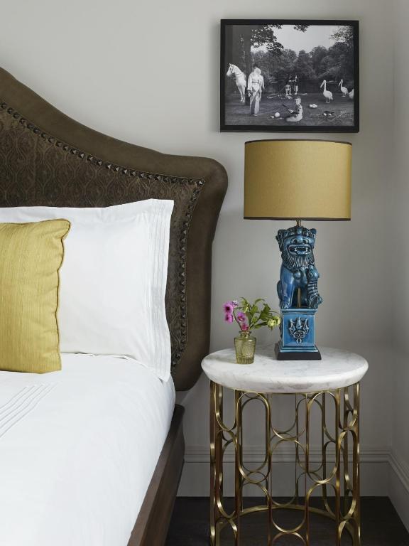 One-Bedroom Suite - Image 2