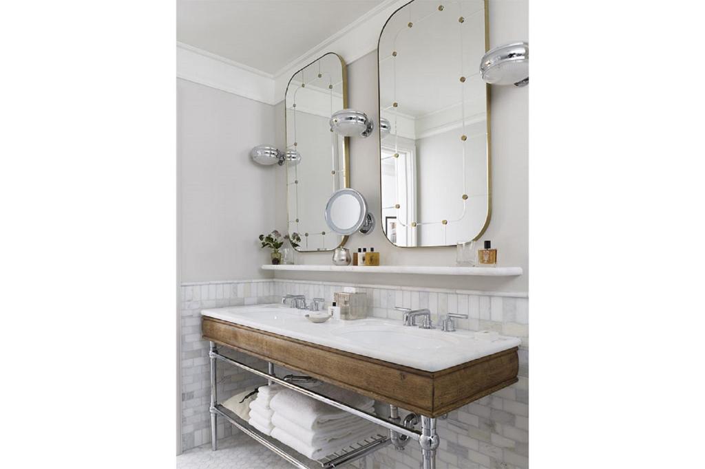 Studio Suite with Accessible Shower - Image 5
