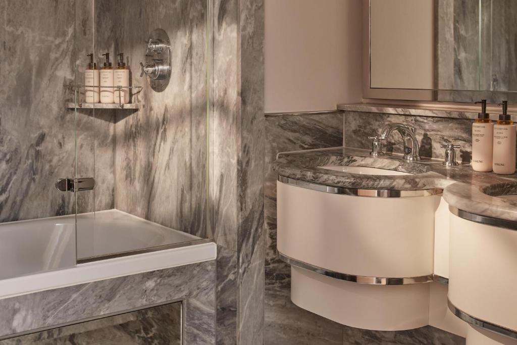 Belgravia Room - Image 3