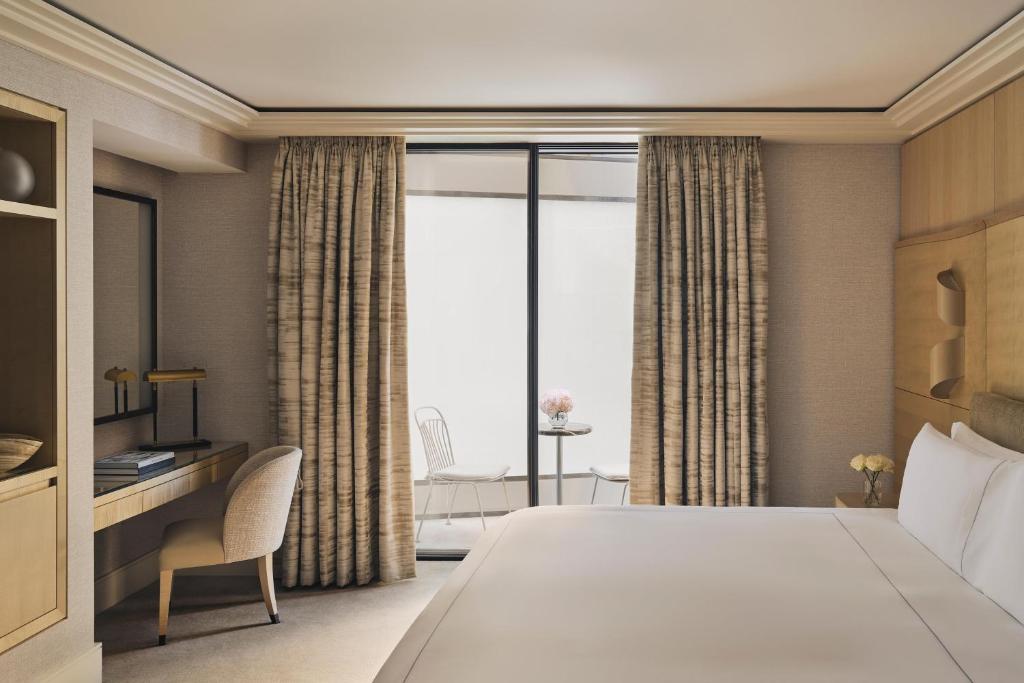 Courtyard Balcony Room - Image 1