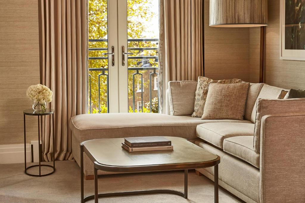 Deluxe Junior Suite - Image 2