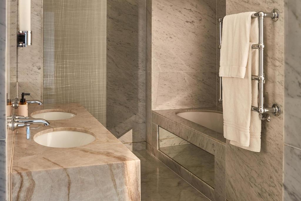 Deluxe Junior Suite - Image 3