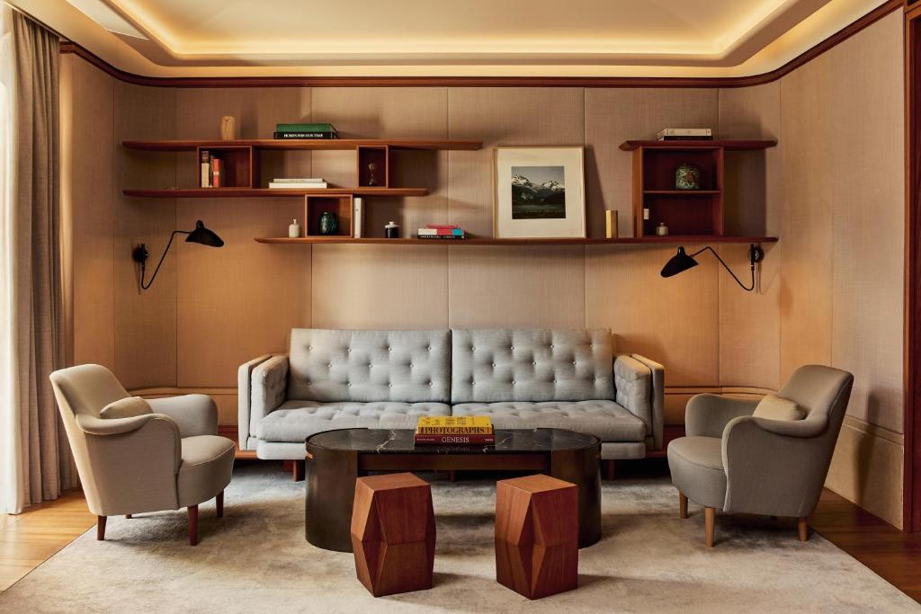 Knightsbridge Suite - Image 1