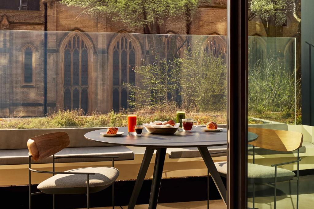 Terrace Junior Suite - Image 2