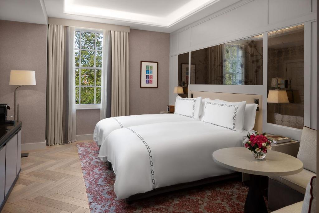 Deluxe Twin Room - Image 2