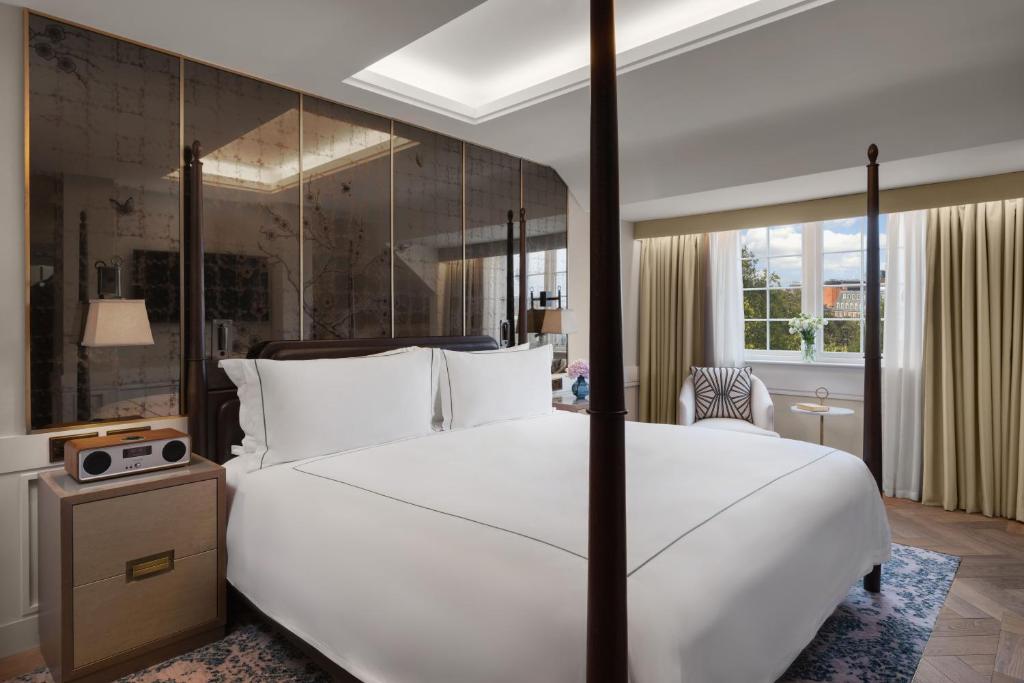 Junior Suite - Image 1