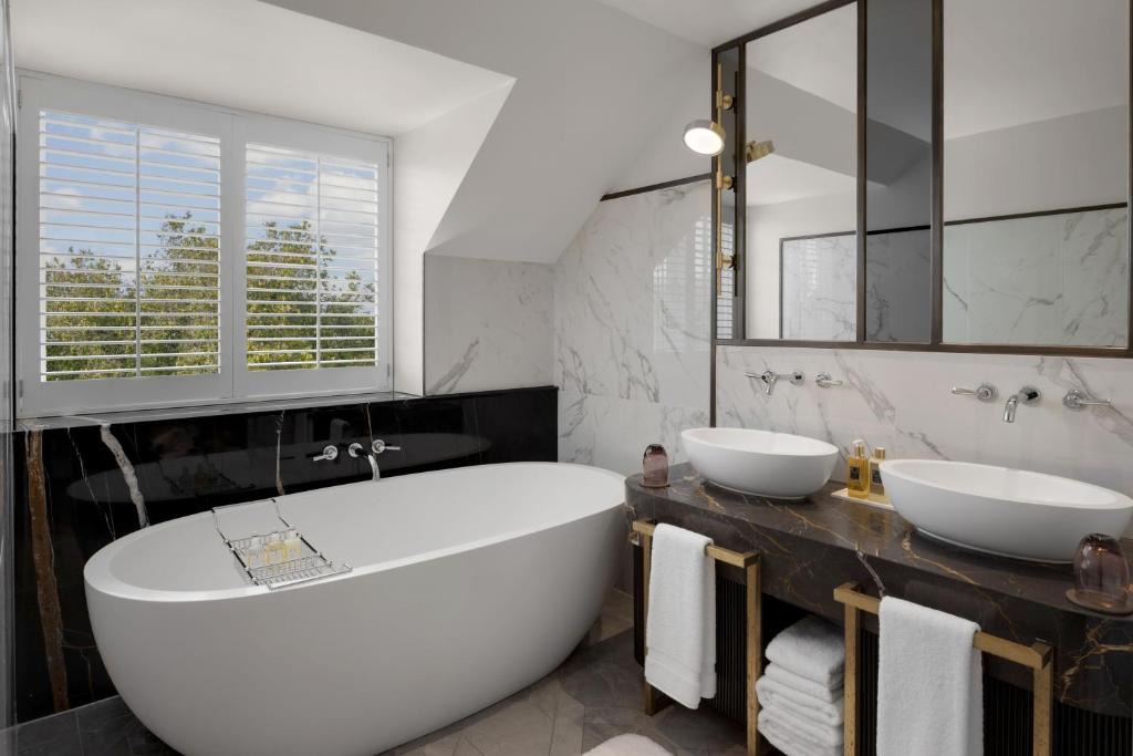 Junior Suite - Image 4