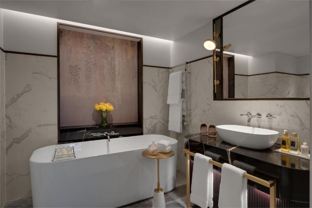 Mayfair Suite - Image 3