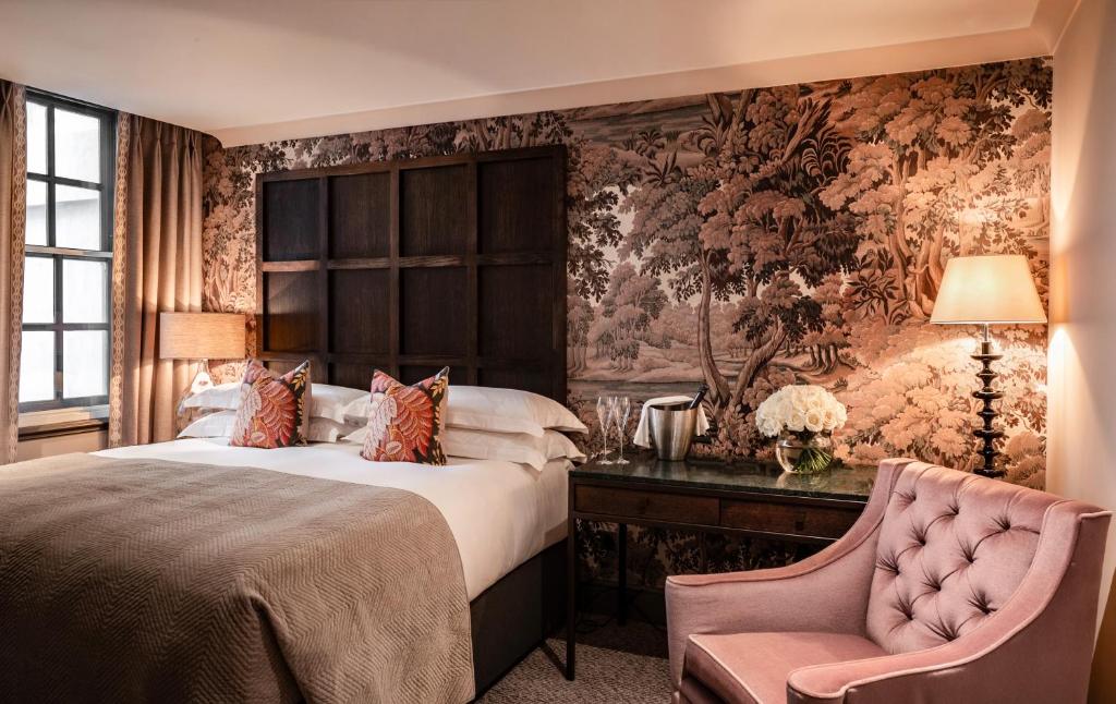 Classic King Room - Image 7