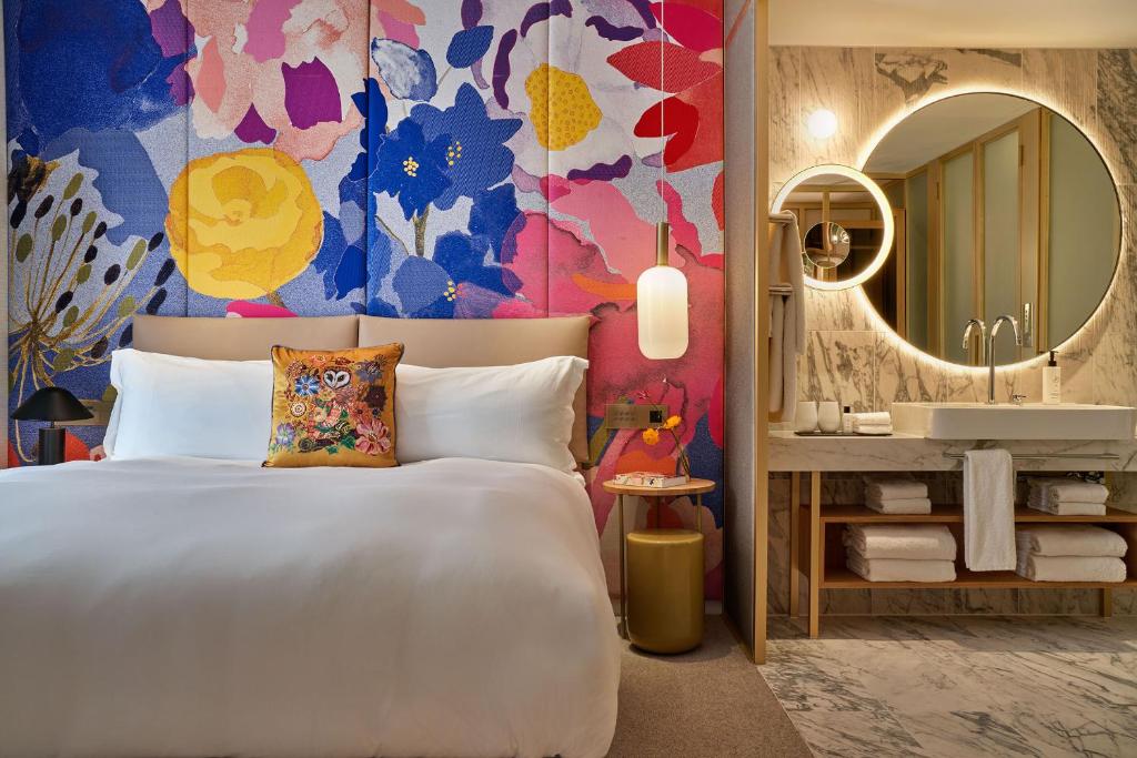 Lane Suite - Image 5