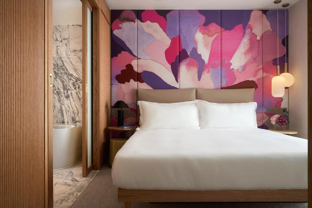 Marylebone Suite - Image 1