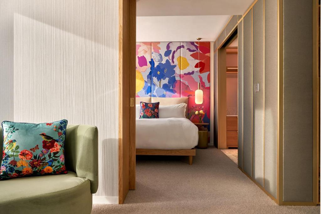 Mayfair Suite - Image 1