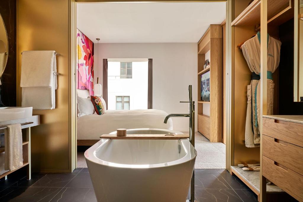Soho Suite - Image 4