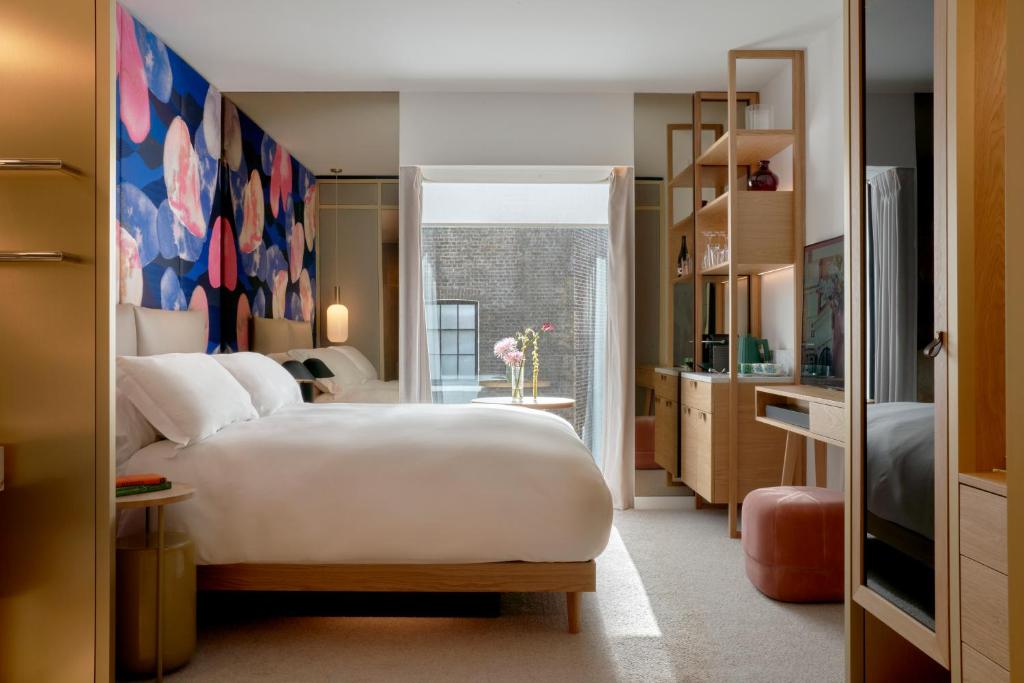 Superior Double Room - Image 3