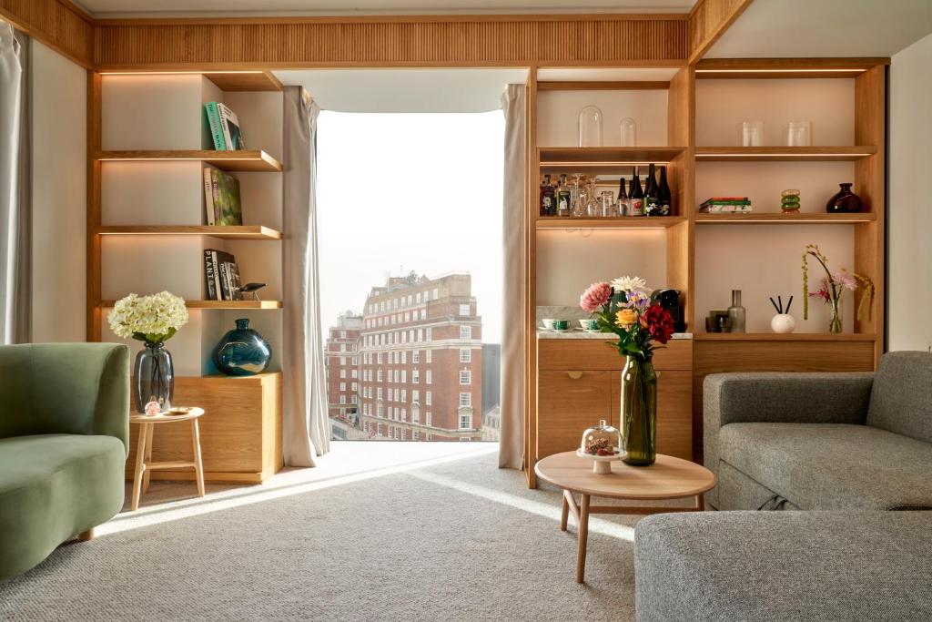 Welbeck Suite - Image 1