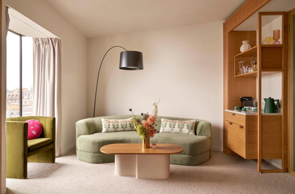 Wigmore Suite - Image 2