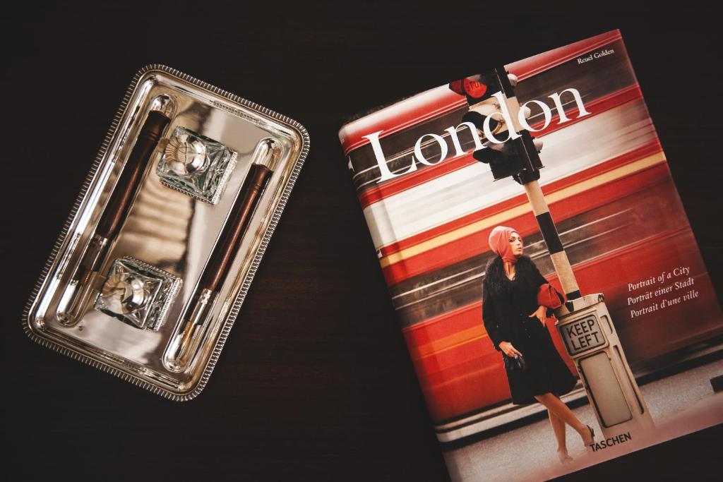 Deluxe Room - Image 7