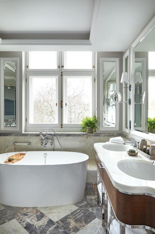 Junior Suite - Image 3