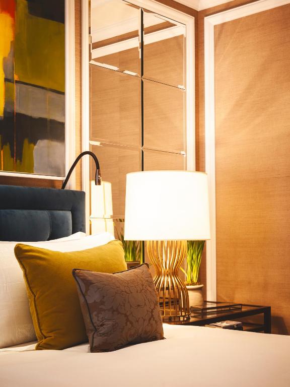 One-Bedroom Suite - Image 9