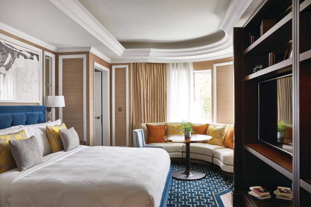 Suite with Garden View - Image 4